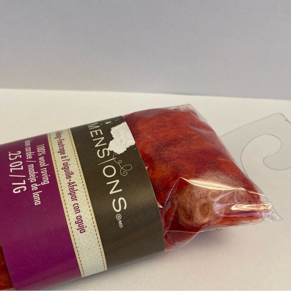 6 Dimensions FeltWorks 100% Wool Red Curly Roving 0.25oz Needle Felting Crafts - Picture 14 of 16